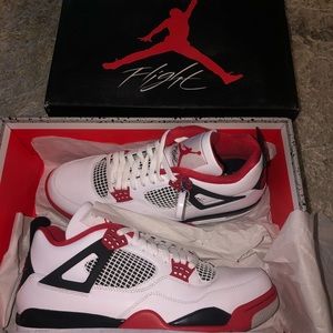 Jordan Retro 4’s